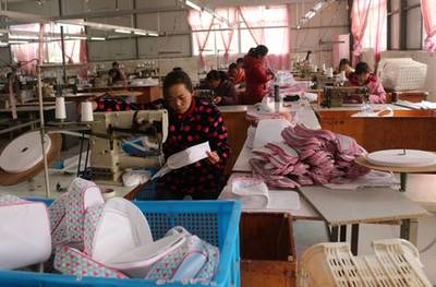 銅陵文明網(wǎng):胥壩鄉(xiāng)實(shí)施&ldquo;鳳還巢&rdquo;工程 讓女村民實(shí)現(xiàn)家門(mén)口就業(yè)