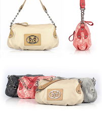 品牌女包特價直銷 A21單肩斜挎紅包袋，只為信譽廠家保駕護航